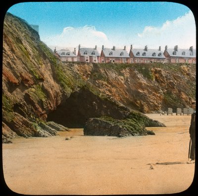 Plage et falaises, Newquay, Cornouailles, fin du 19e ou début du 20e siècle - Church Army Lantern Department