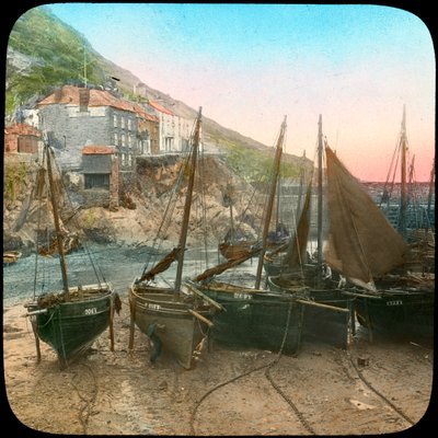 Flotte de pêche à marée basse, Polperro, Cornouailles, fin 19ème ou début 20ème siècle - Church Army Lantern Department
