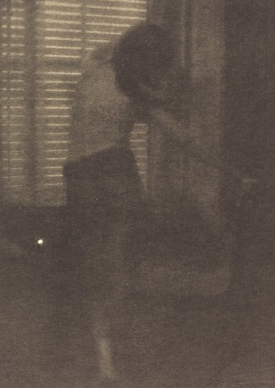 Modèle dans un studio à New York - Clarence H White