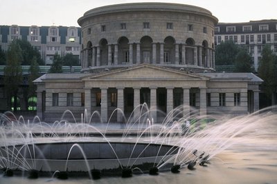 La rotonde de La Villette construite en 1789 par Claude Nicolas Ledoux. - Claude Nicolas Ledoux