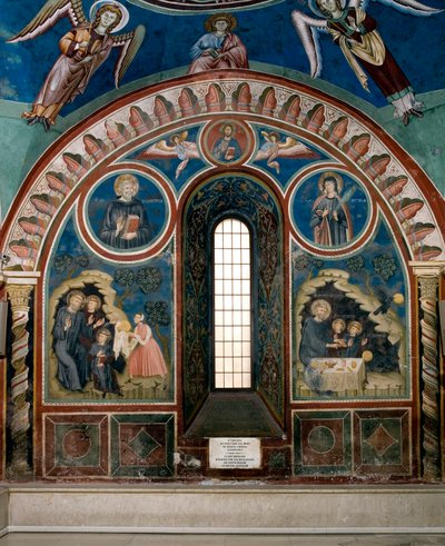 Différents épisodes de la vie de Saint Benoît de Nursie : à gauche une femme tend un morceau de pain empoisonné à Saint Benoît, à droite un corbeau prend le pain et sauve Saint Benoît. Fresque du Maître Consolo - Consolo 