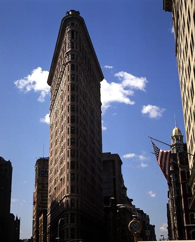 Le Flatiron Building, achevé en 1902 - Daniel Hudson Burnham
