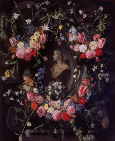 Guirlande de fleurs entourant un buste en marbre de l
