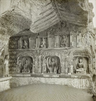 Statues de Bouddhas et bodhisattvas, grotte 259, mur nord, grottes de Dunhuang, Chine - Desmond Parsons