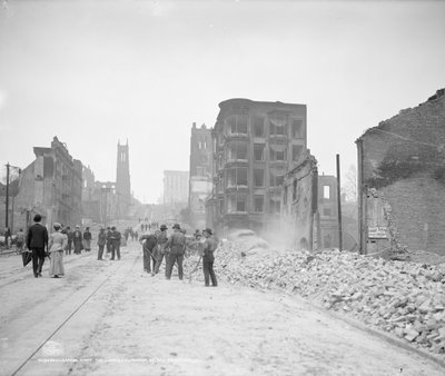 Déblayage des débris dans la rue California, San Francisco - Detroit Publishing Co.