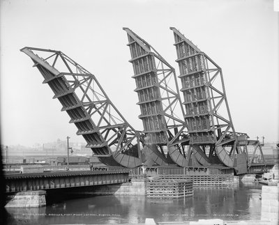Ponts-levis relevés, Fort Point Channel, Boston, vers 1904 (photo n/b) - Detroit Publishing Co.
