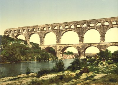 Pont romain sur le Gard, construit par Agrippa, Nîmes, France, vers 1900 - Detroit Publishing Co.