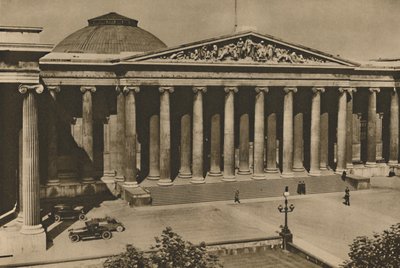 Façade colonnadée du British Museum sur le site de l