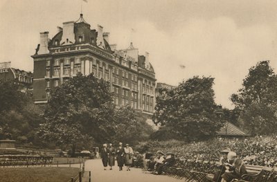 Section de la rue Villiers du jardin Victoria et vue de l