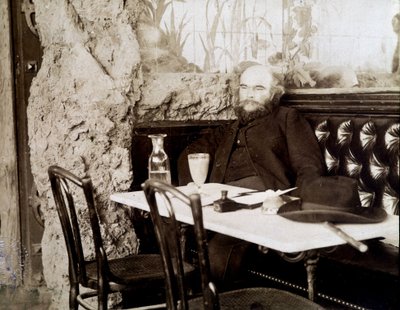 Verlaine dans un bistrot buvant de l