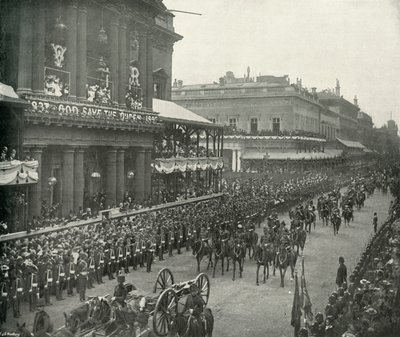 La procession royale : Aides-de-camp passant devant le United Service Club - E. and S. Woodbury