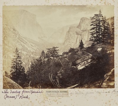 Yo-Sem-i-te Valley, Californie. La vallée depuis le rocher de Komah (Lune) - Eadweard J. Muybridge