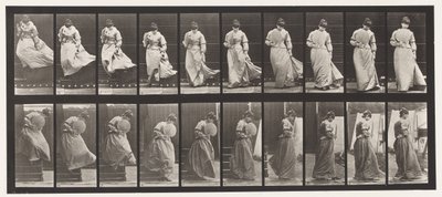 Planche 142. Descente des escaliers, robe accrochée en tournant - Eadweard Muybridge