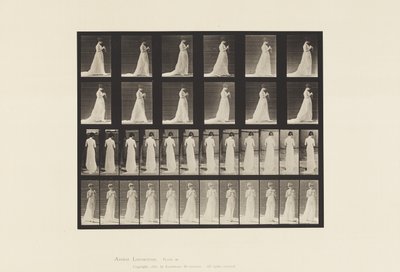 Planche 39. Marche, mains occupées à tricoter, 1872-1885 - Eadweard Muybridge