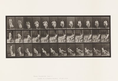 Planche 417. Toilette; Assis et Enfiler des Bas - Eadweard Muybridge