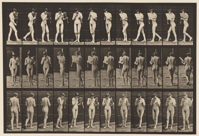 Planche 46. Marche, agitant un éventail et se retournant - Eadweard Muybridge
