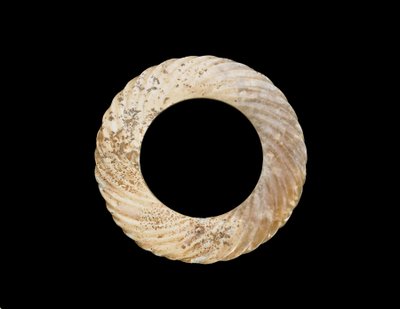 Pendentif - Eastern Zhou Dynasty Chinese School