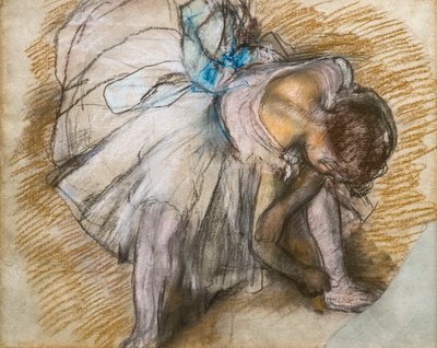 Danseuse ajustant sa chaussure - Edgar Degas