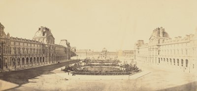[La cour Napoléon en direction des Tuileries, Louvre, Paris] - Édouard Baldus