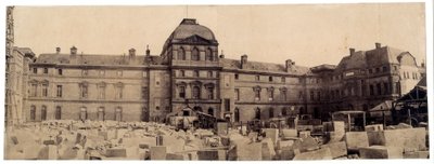 Le Musée du Louvre : la cour Napoléon depuis le carrousel - Edouard Denis Baldus