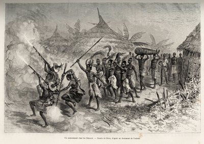 Un enterrement à Siene-re, à Fourou (Mali), le cortège funèbre traverse le village, mené par les hommes armés de la famille du défunt, suivi des femmes portant des queues de vache et du corps du défunt, attaché dans une natte. Gravure pour illustrer l