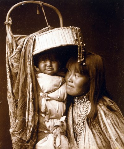 Fille Apache et Papoose - Edward Sheriff Curtis