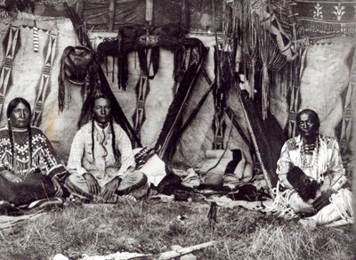 Intérieur de la loge Piegan - Edward Sheriff Curtis