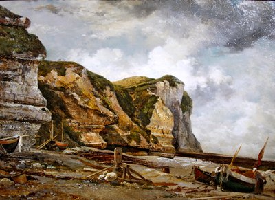 Rochers à marée basse avec West Falaise (falaises et bateaux d