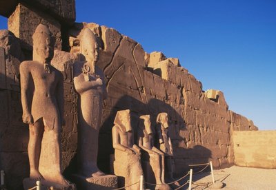 Statues colossales du temple d