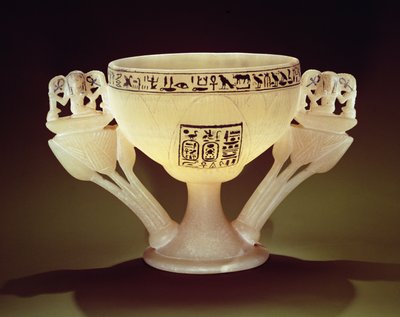 Coupe à boire en forme de fleur de lotus à demi-ouverte, trouvée à l