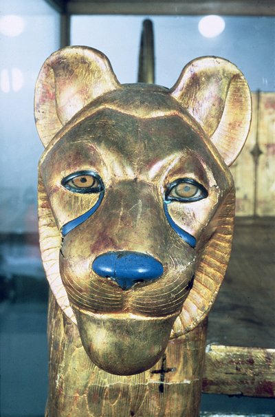 Tête de lit funéraire en forme de lion, de la tombe de Toutankhamon (vers 1370-1352 av. J.-C.) Nouvel Empire - Egyptian 18th Dynasty