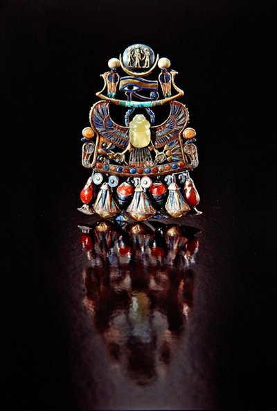Pectoral avec un scarabée-oiseau, de la tombe de Toutankhamon, Nouvel Empire - Egyptian 18th Dynasty