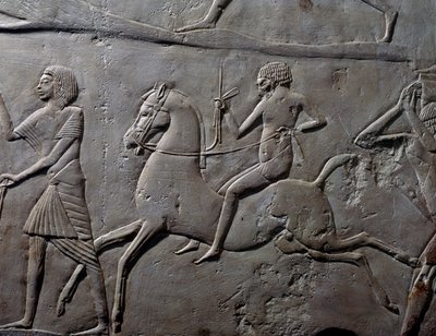 Course de relais à cheval, détail de relief mural représentant un camp militaire de soldats, calcaire, de la tombe memphite de Horemheb à Saqqarah, Civilisation égyptienne, Nouvel Empire, XVIIIe dynastie - Egyptian 18th Dynasty