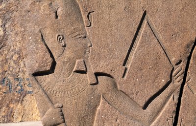Bloc avec reliefs et inscriptions de Ramsès II, grand temple d