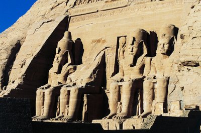 Statues colossales du temple de Ramsès II, Abou Simbel, Égypte, Nouvel Empire, XIXe dynastie - Egyptian 19th Dynasty