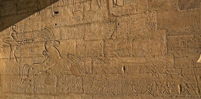 Antiquités égyptiennes : vue des reliefs célébrant les exploits de Ramsès II lors de la bataille de Qadesh en 1274 av. J.-C., Temple funéraire dédié au pharaon Ramsès II - Egyptian 19th Dynasty