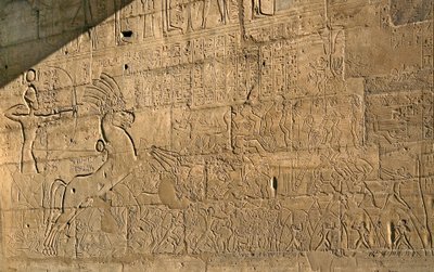 Antiquité égyptienne : vue des reliefs célébrant les exploits de Ramsès II lors de la bataille de Qadesh en 1274 av. J.-C., Temple mémorial dédié au pharaon Ramsès II (1279-1213 av. J.-C.), site de Ramasseum à Louxor, Égypte. - Egyptian 19th Dynasty
