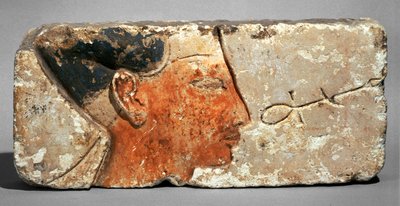 Profil de roi, sans doute Ramsès II - Profile of Pharaoh Ramses II. Painted limestone … - Egyptian 19th Dynasty