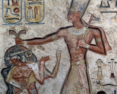 Ramsès II tenant des prisonniers par les cheveux (détail) - Egyptian 19th Dynasty