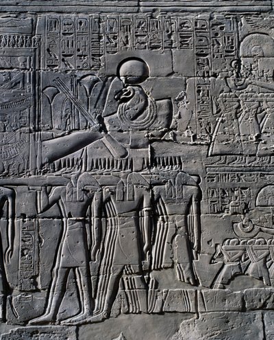 Ramsès II devant le bateau sacré, relief, murs intérieurs de la Grande Salle Hypostyle, complexe du temple de Karnak (Liste du patrimoine mondial de l