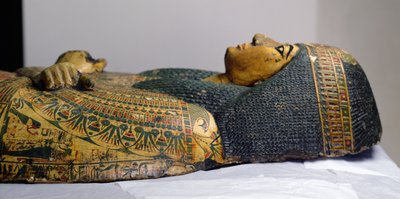 Détail du couvercle extérieur du cercueil de la momie de Nesyamun, probablement trouvé à Deir el-Bahari, Nouvel Empire, vers 1100 av. J.-C. (bois peint) - Egyptian 20th Dynasty