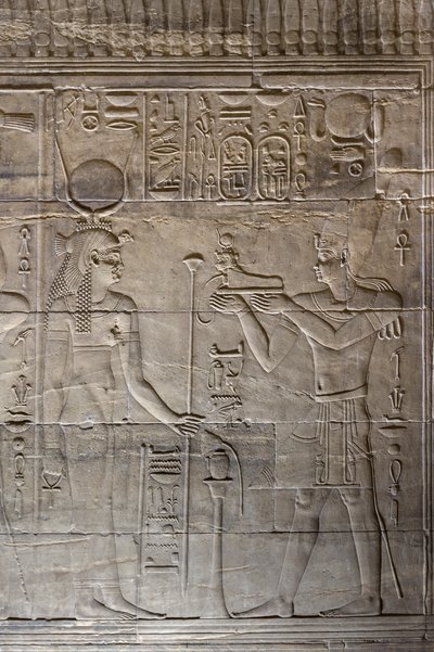 Reliefs dans le sanctuaire intérieur, temple de Philae, Assouan, Égypte - Egyptian 30th Dynasty