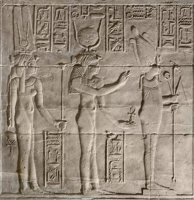 Reliefs dans le sanctuaire intérieur, temple de Philae, Assouan, Égypte - Egyptian 30th Dynasty