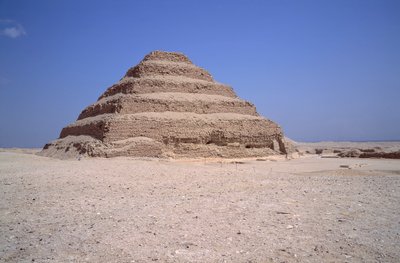 Antiquité égyptienne : vue de la pyramide de Saqqarah - Egyptian 3rd Dynasty