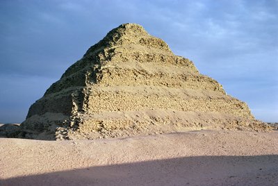 Pyramide à degrés du roi Djoser (vers 2667-2648 av. J.-C.) Ancien Empire - Egyptian 3rd Dynasty