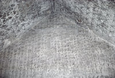Toit et mur de la chambre funéraire de la pyramide d