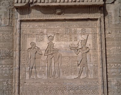 Antiquité égyptienne : vue des bas-reliefs du temple de la déesse Hathor à Denderah - Egyptian Egyptian