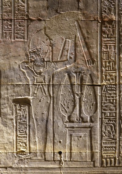 Le Pharaon et ses attributs, Temple d