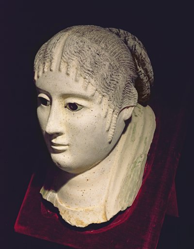Tête de femme (stuc peint) - Egyptian School