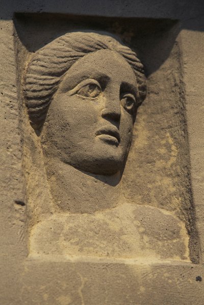 Relief représentant Vénus, Wochengoetterstein, détail de la Colonne de Jupiter (réplique), Hausen an der Zaber, Brackenheim, Bade-Wurtemberg, Allemagne, civilisation romaine, IIe-IIIe siècle après J.-C. - Nicolas d